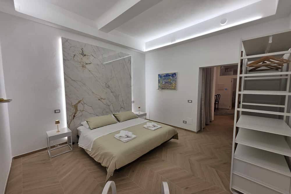 Entire apartment, Classic One Bedroom Apartment with King Bed in Modena, Modena Province