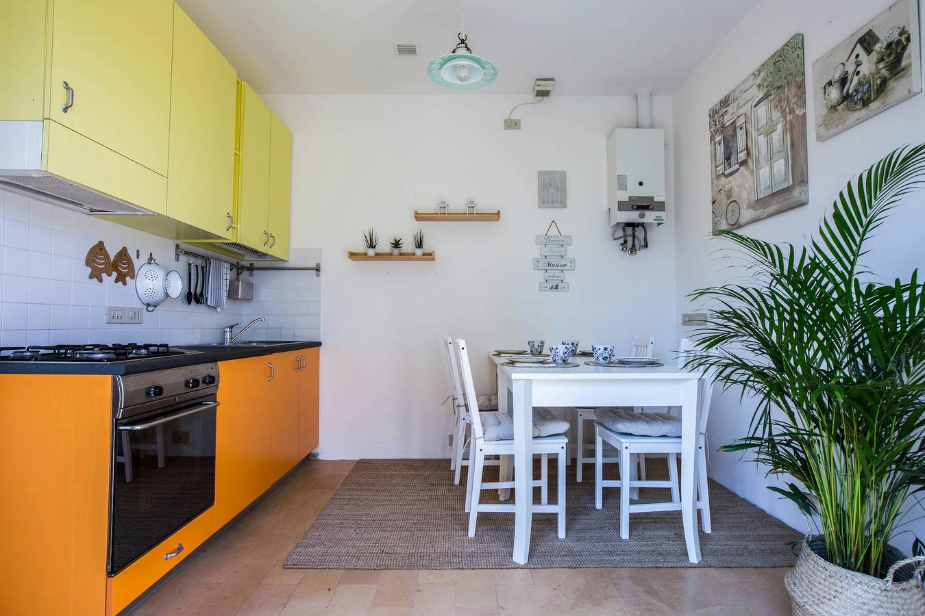 Villa mit Glyzinienveranda in den Marken in Ostra, Ancona Provinz
