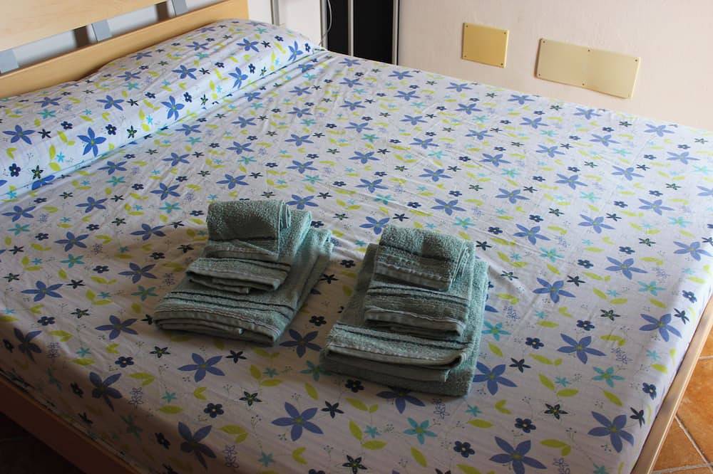 Villa In Residenz Mit Pool in Is Chillaus, Sant'Anna Arresi