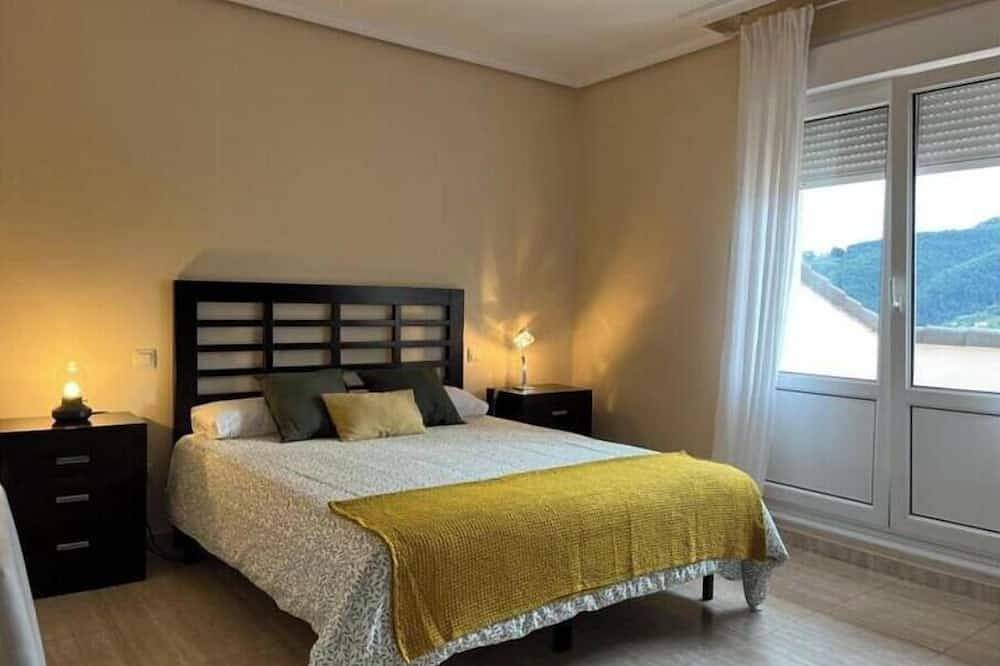 Mikasita: spacious house with mountain views in Muskiz, Basque Coast (Spain)