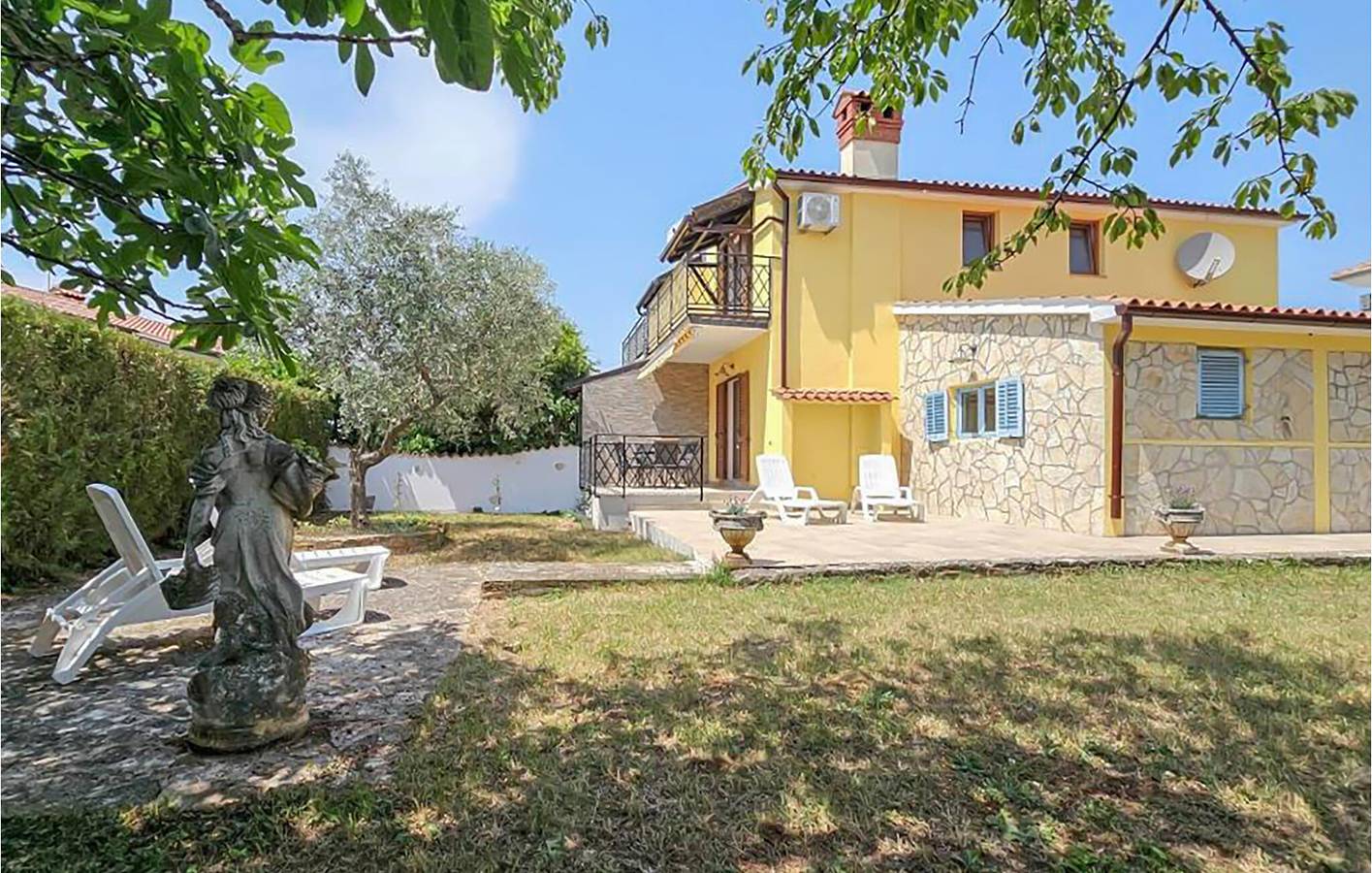 Reizende 1-Zimmer-Wohnung mit Terrasse in der Nähe des Restaurants Kolo in Umag und Umgebung