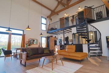 Location de vacances pour 6 personnes, avec terrasse et jardin à Marnac