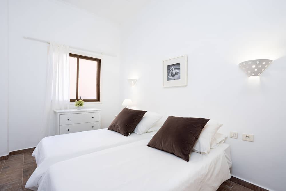 Apartamento entero, Vacaciones románticas refugio en posición con impresionantes Vistas in Playa de los Guíos, Santiago del Teide