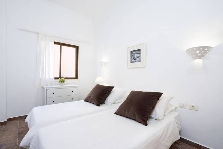 Appartement entier, Retraite romantique avec Wifi gratuit en position privilégiée avec une vue imprenable in Playa de los Guíos, Santiago del Teide