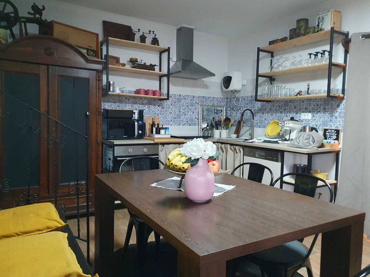 Ganze Wohnung, Bright and Sunny Apartment with Terrace - Two Bedroom Apartment with Terrace in Tolmin, Slowenien