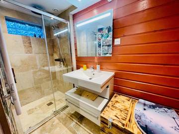 Maison d’hôte pour 2 personnes, avec vue et terrasse ainsi que sauna et jardin à Les Ageux