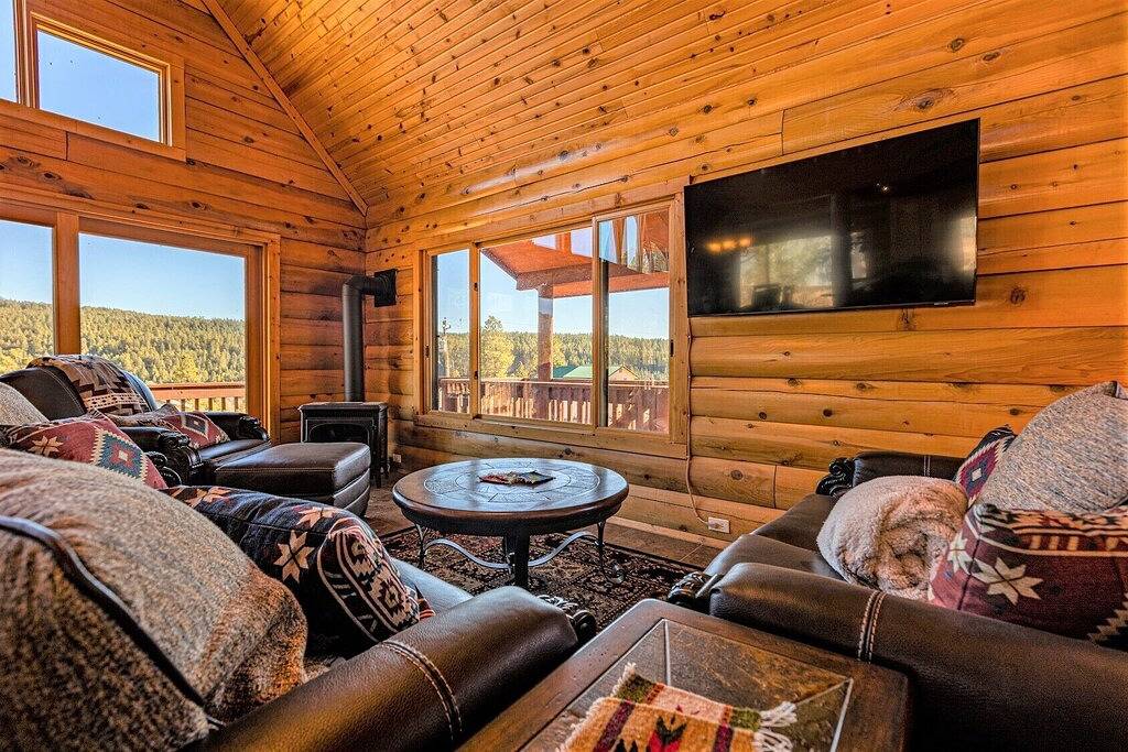 Spectacular Views, Hot Tub, Close to Wolf Creek & San Juan River in San Juan National Forest