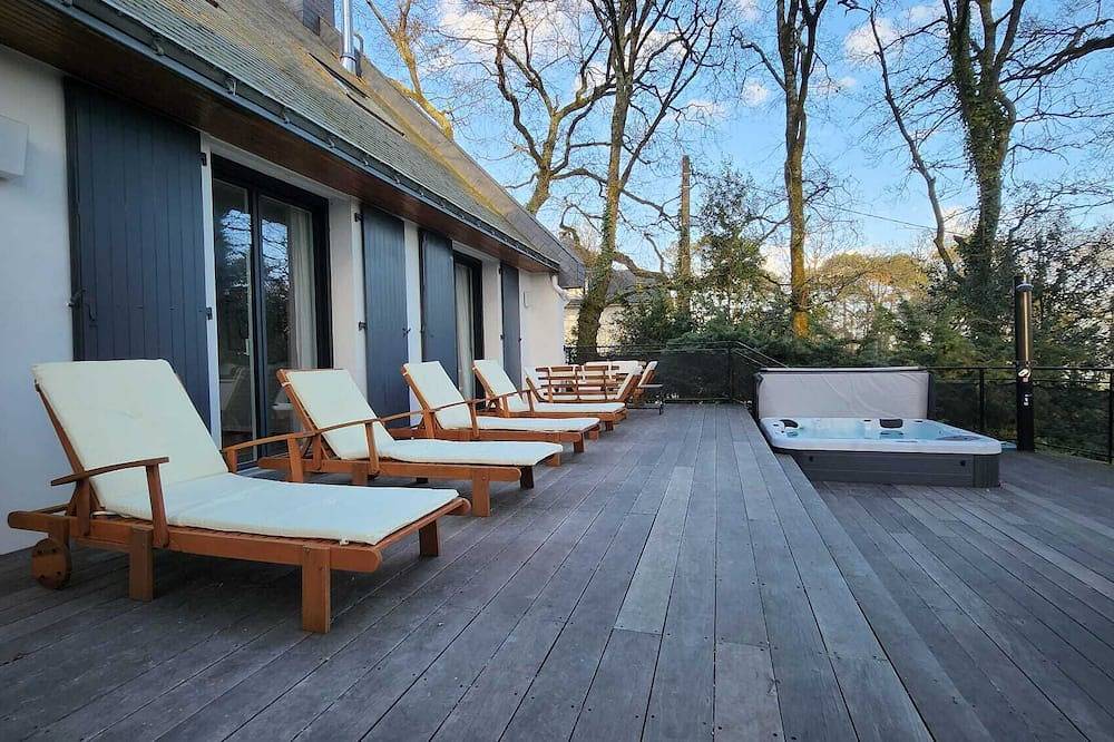 Exclusivité : Villa avec Salle de Sport, Sauna, Jacuzzi & Parc Arboré in Saint-Jean-la-Poterie, Région de Vannes