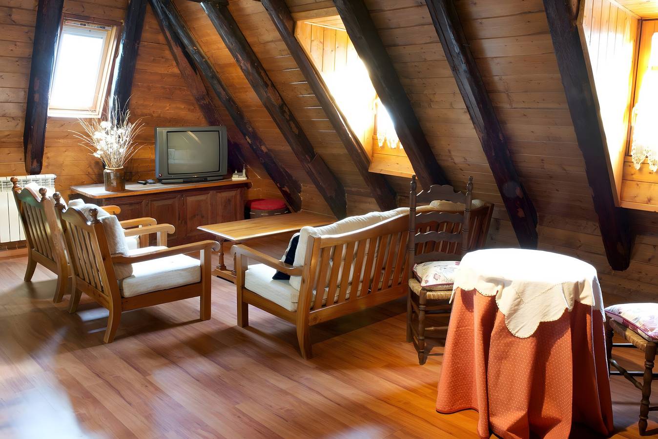 Casa de vacaciones 'Ço De Carles' con vistas a la montaña y Wi-Fi in Garós, Alto Arán