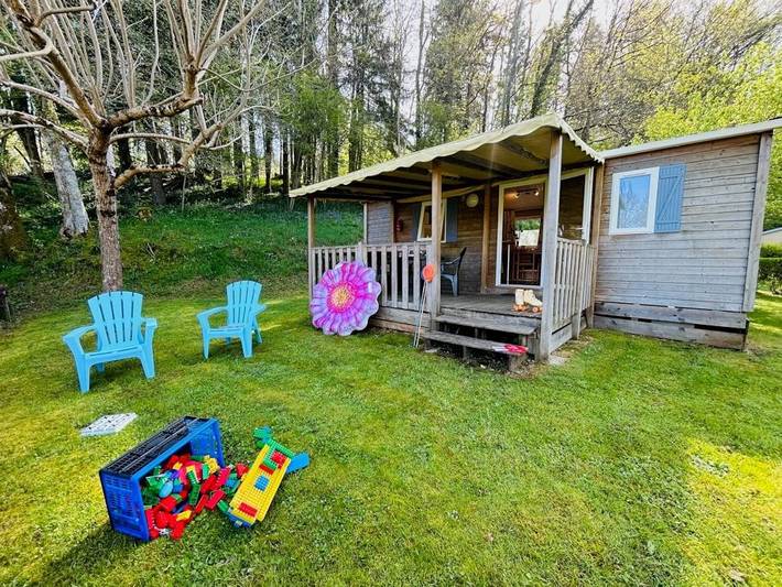 Mobil home pour 5 personnes à Jumilhac-le-Grand