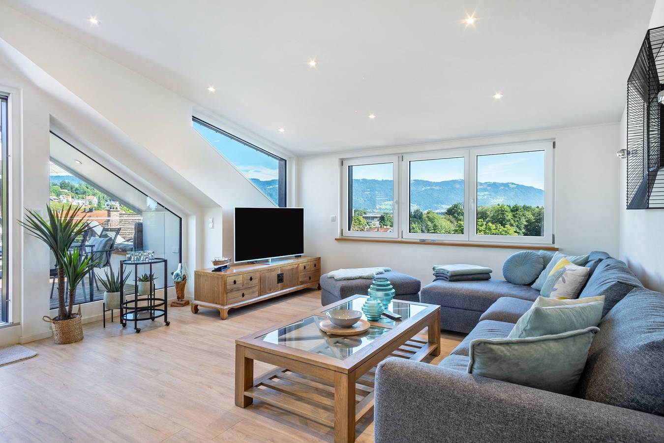 Ganze Wohnung, Ferienwohnung 'Pfänderblick' mit Bergblick, privater Terrasse und Wi-Fi in Lindau, Bayerisch Schwaben