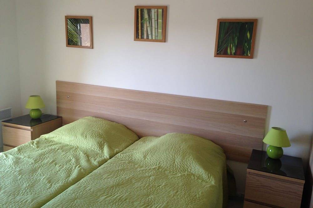 Villa With Large Pool And Stunning Views In Picturesque Margon Village in Margon, Béziers region