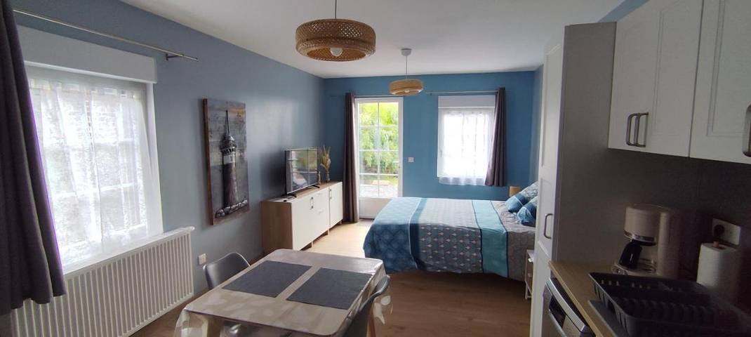 Location de vacances pour 2 personnes, avec vue ainsi que terrasse et piscine, animaux acceptés à Hautvillers-Ouville - 3