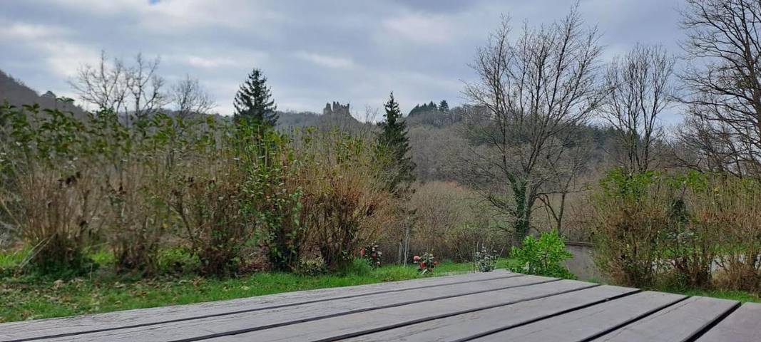 Gîte pour 4 personnes, avec vue à Menat