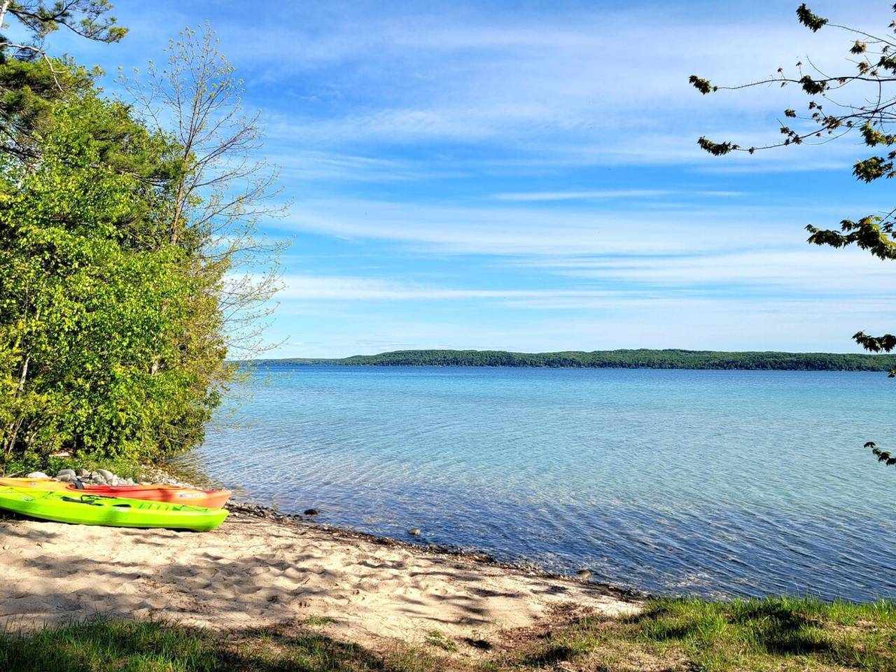 Ganze Wohnung, Lake Escape - Private Lakefront with Kayaks! in Benzie County