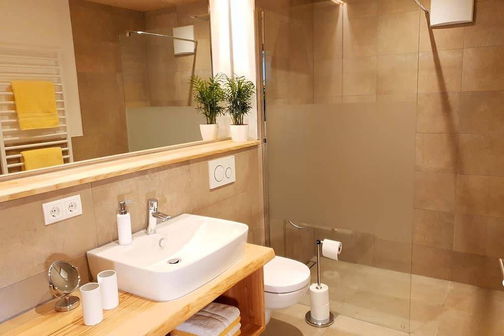 Ganze Wohnung, Ferienwohnung Morgensonne, 60 qm Obergeschoss, separates Schlafzimmer in Söchtenau, Landkreis Rosenheim