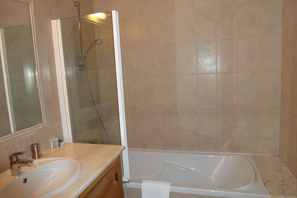 Deluxe Golf Townhouse Nur 5 Minuten vom Strand entfernt in Budens, Faro Distrikt