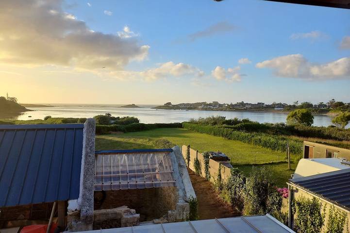 Location de vacances pour 6 personnes, avec Jacuzzi ainsi que Terrasse et Jardin à Plouguerneau
