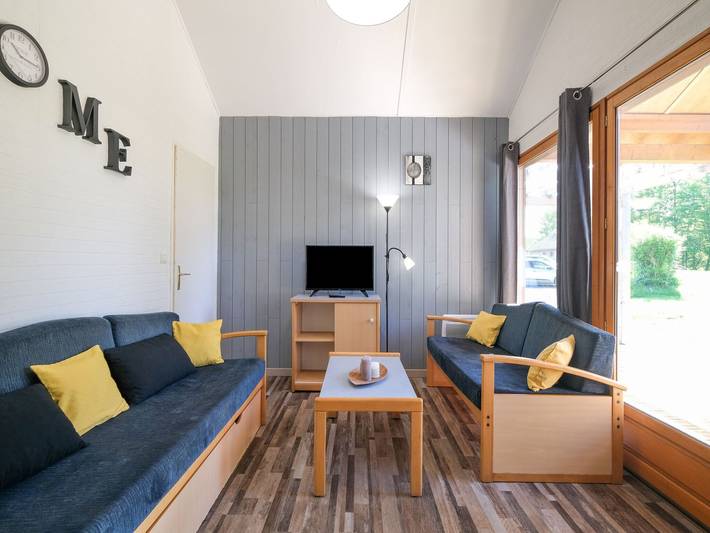 Comfortable holiday home with private terrace in Signy-le-Petit, Parc naturel régional des Ardennes