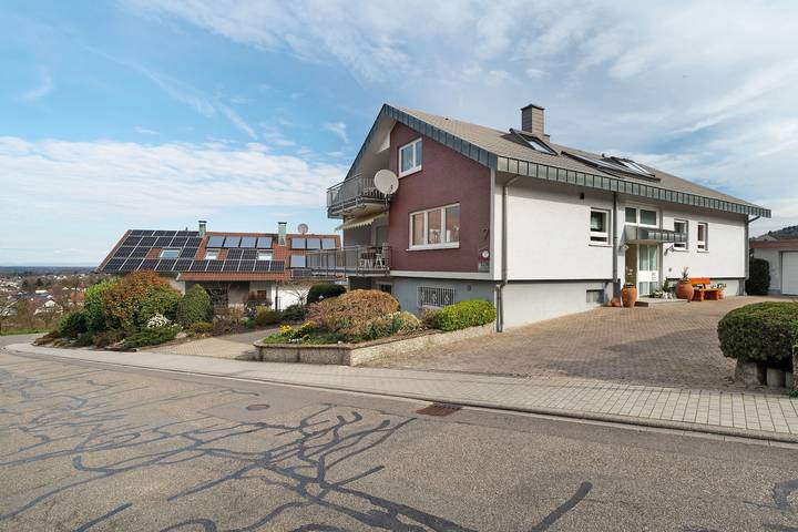 Ganze Wohnung, Ferienwohnung Landhaus" mit privater Terrasse, Gemeinschaftsgarten und Wi-Fi in Sasbach (Ortenau), Mittlerer Schwarzwald