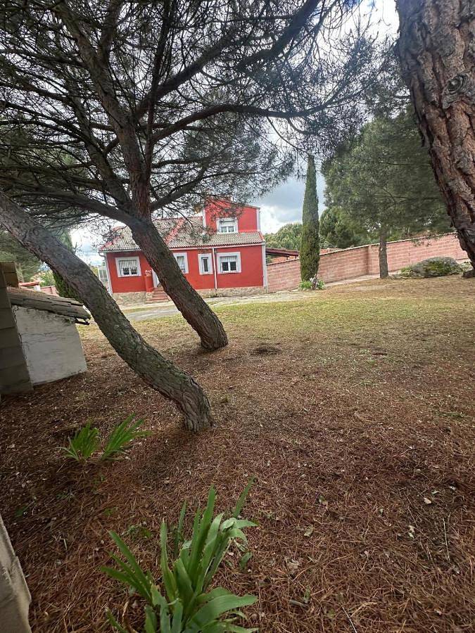 Casa rural para 6 personas, con balcón además de vistas y jardín, Familias con niños en Martiherrero