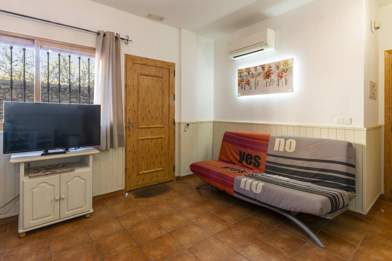 Apartamento vacacional entero, Carrebaix V - Coqueto estudio con Wifi gratis. in Orba, Costa Blanca