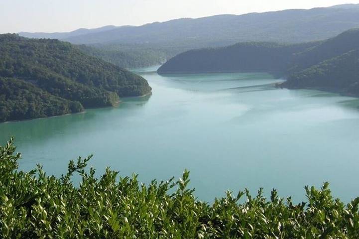 Location de vacances pour 4 personnes, avec Terrasse et Jardin à Sarrogna