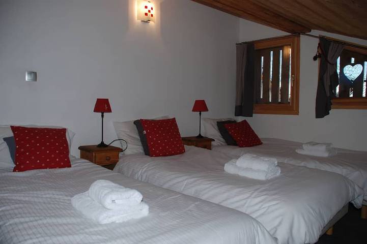 Charmant chalet rénové, dans le centre de Samoëns, 9 couchages (Grand Massif) in Samoëns, Région de Bonneville