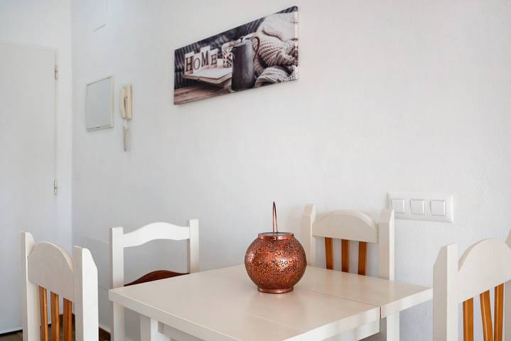 Entire apartment, Apartment 'Casa Miriam' with Balcony and Wi-Fi in Conil de la Frontera, Costa de la Luz