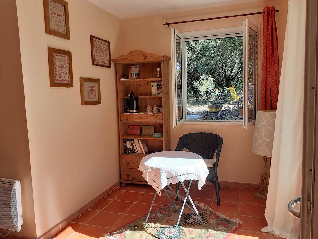 Entre Thym et Romarin - Chambre 21 m² + véranda 15 m2 accolée 15 m² in Grignan, Région de nyons