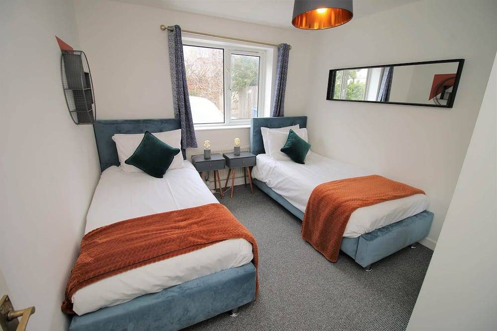 Thesiger 1 (3 beds) in Cardiff, Cardiff region