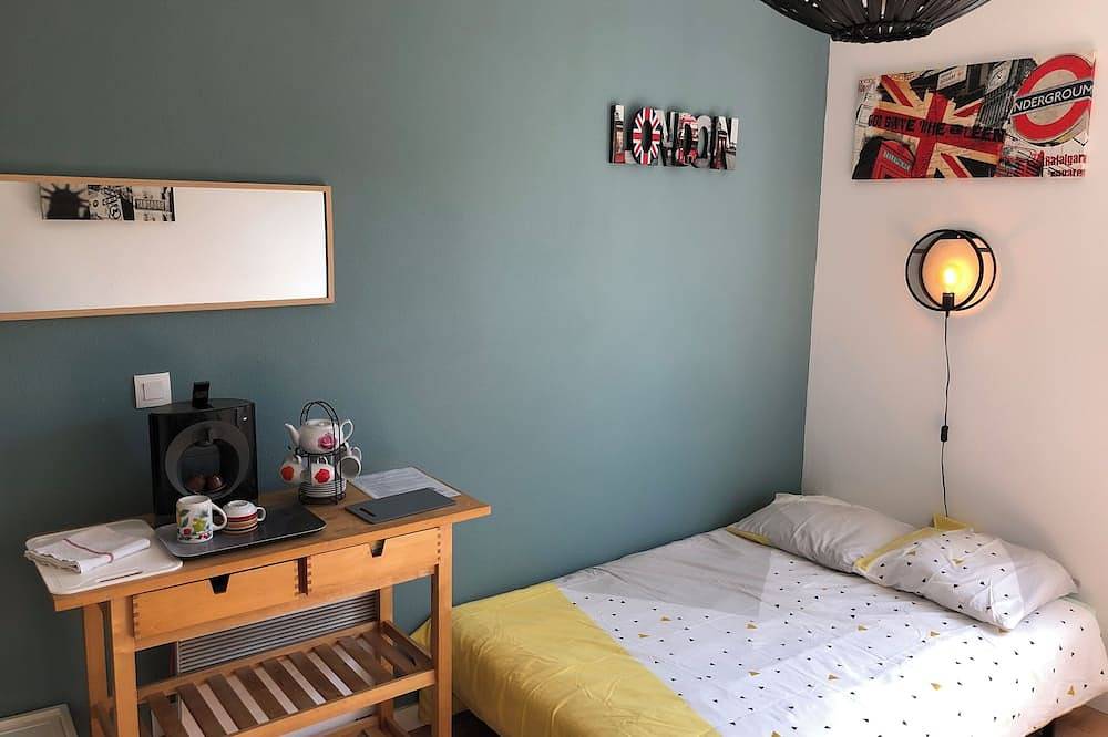 Entire apartment, Charming air-conditioned studio - free parking - Aix en Provence in Le Tholonet, Aix-en-Provence region