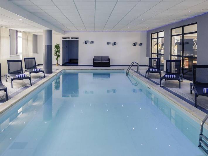 Apartamento para 2 personas, con piscina además de sauna y jacuzzi, Se admiten mascotas en Blois