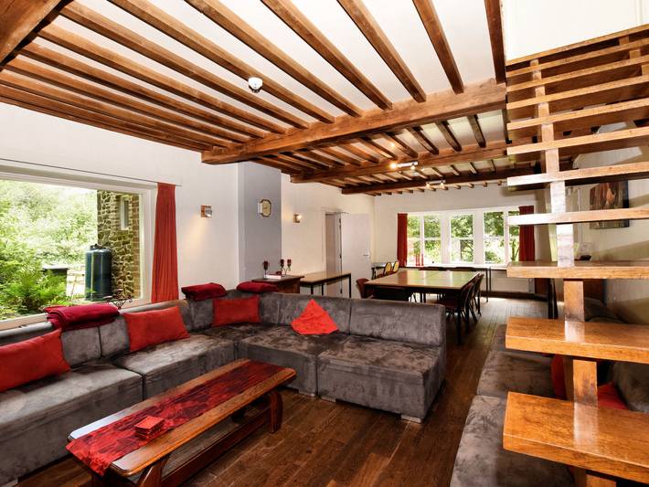 Location de vacances pour 17 personnes, avec terrasse et jardin, adapté aux familles à Rendeux - 2