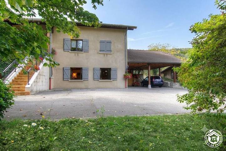 Location de vacances pour 2 personnes, avec Jardin à Montanges