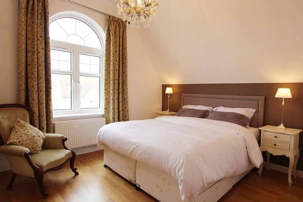 Immaculate 4Bd Family Home in Lee on the Solent in Gosport, Hampshire