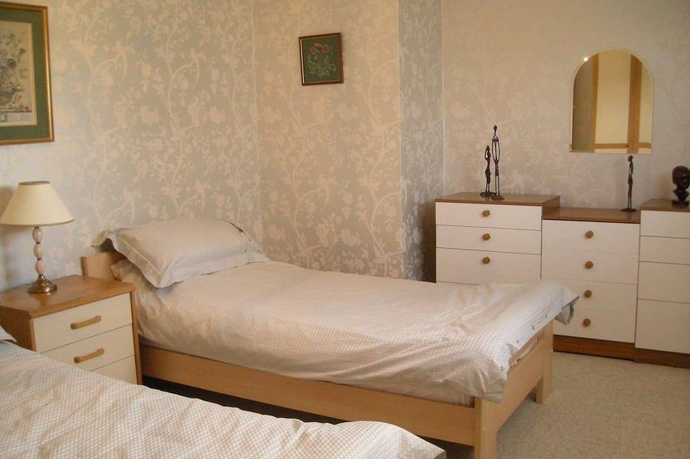 Ganze Wohnung, Attraktive Normandie Ferienhaus in ländlicher Umgebung und doch nicht weit von allen Annehmlichkeiten. in Saint-Paër, Rouen und Umgebung