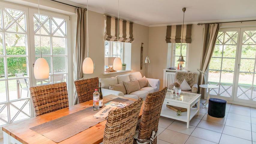 Ferienhaus für 4 Personen, mit Terrasse und Garten sowie Sauna in Utersum - 3