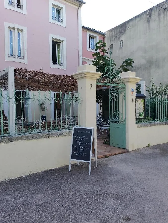 Chambre d’hôte pour 3 personnes, avec terrasse et vue, animaux acceptés - 1