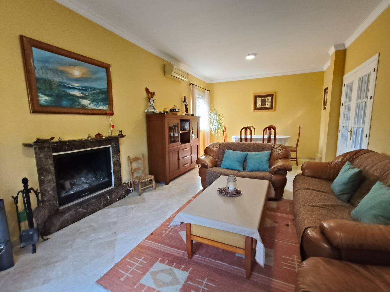 Villa 'Sol y Sal' with Private Pool, Terrace, and Wi-Fi in Playa La Barrosa, Chiclana de la Frontera