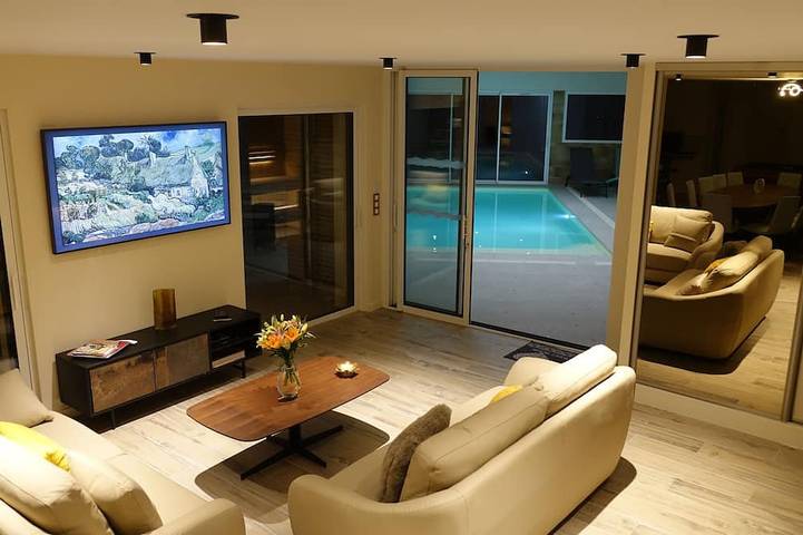 Villa pour 12 personnes, avec Jacuzzi et Terrasse ainsi que Jardin et Sauna