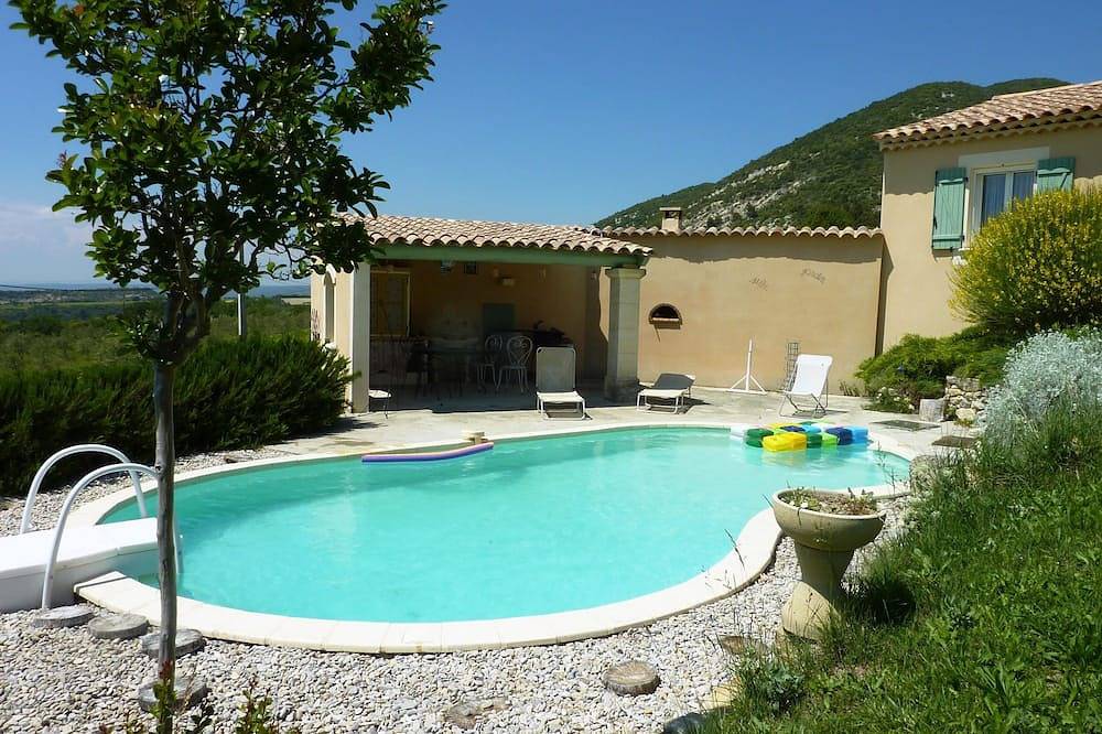 Appartement entier, Studio au coeur des vignes en Drôme Provencale avec piscine. in Venterol, Région de nyons