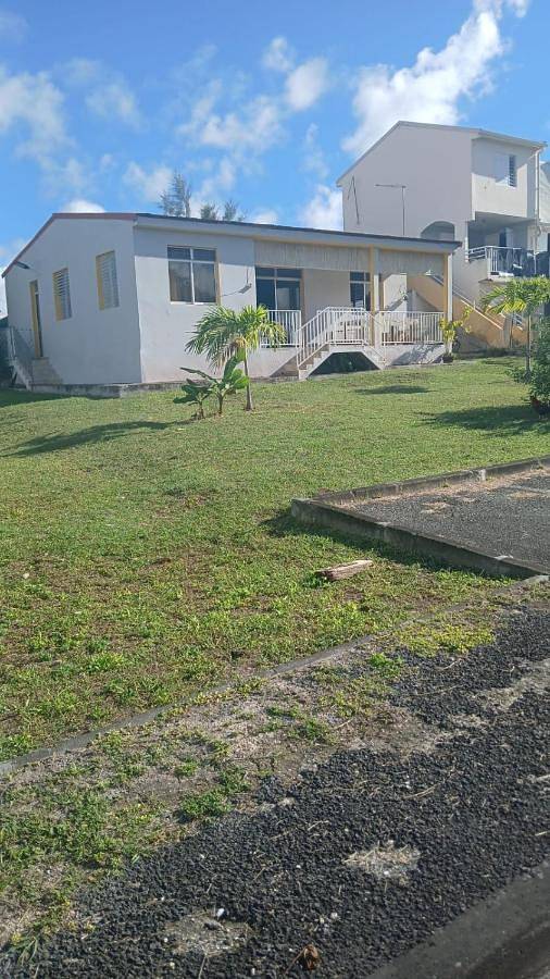 Chambre d’hôte pour 8 personnes, avec terrasse, animaux acceptés
