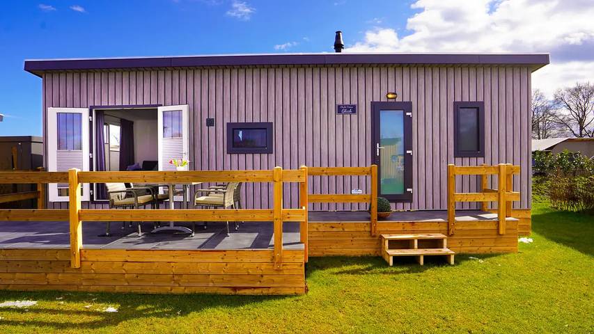 Camping für 4 Personen, mit Terrasse in Lensterstrand