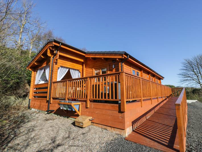 Lodge for 4 people, with hot tub and garden - 1