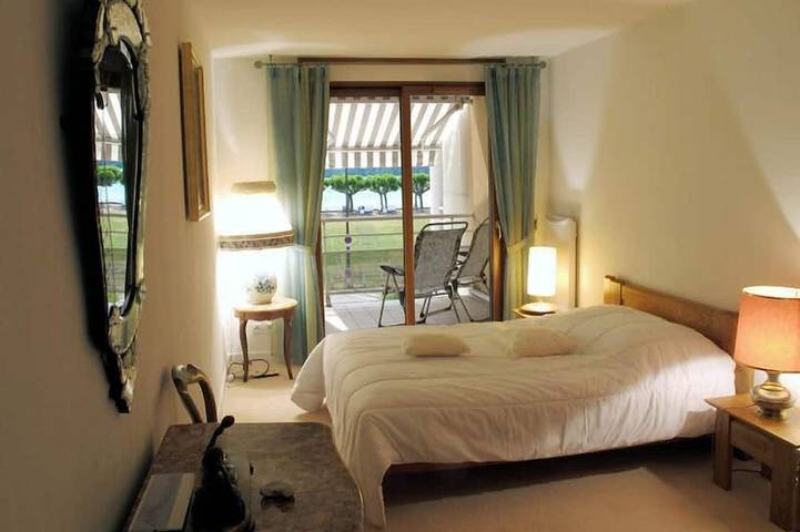 Gîte pour 2 personnes, avec terrasse dans Esplanade du Lac ( Aix-les-Bains) - 2