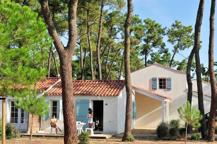 Appart’hôtel pour 4 personnes, avec piscine et jardin, animaux acceptés