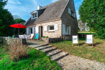 Gîte pour 4 personnes, avec jardin ainsi que vue et terrasse à Clohars-Carnoët
