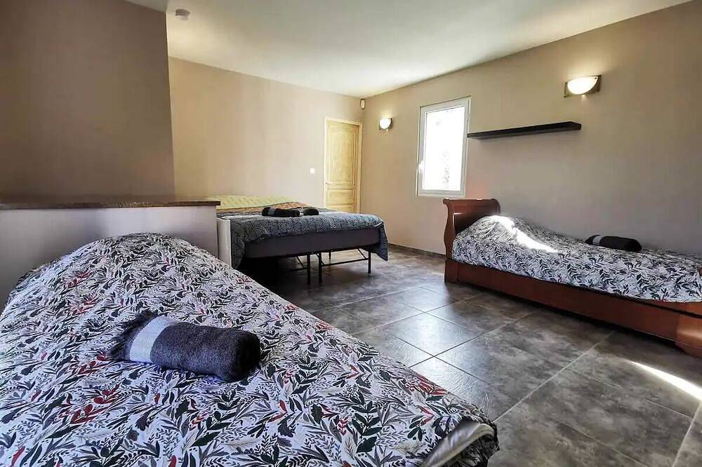 La villa du Bion*Private pool*Jacuzzi*Clim*Terrace 13250 Saint-Chamas in Saint-Chamas, Istres region