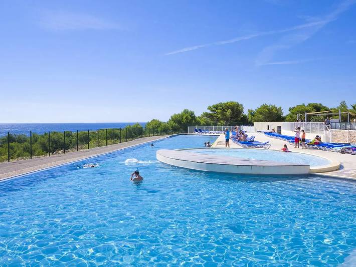 Camping pour 4 personnes, avec Terrasse et Piscine dans les Bouches-du-Rhône - 4